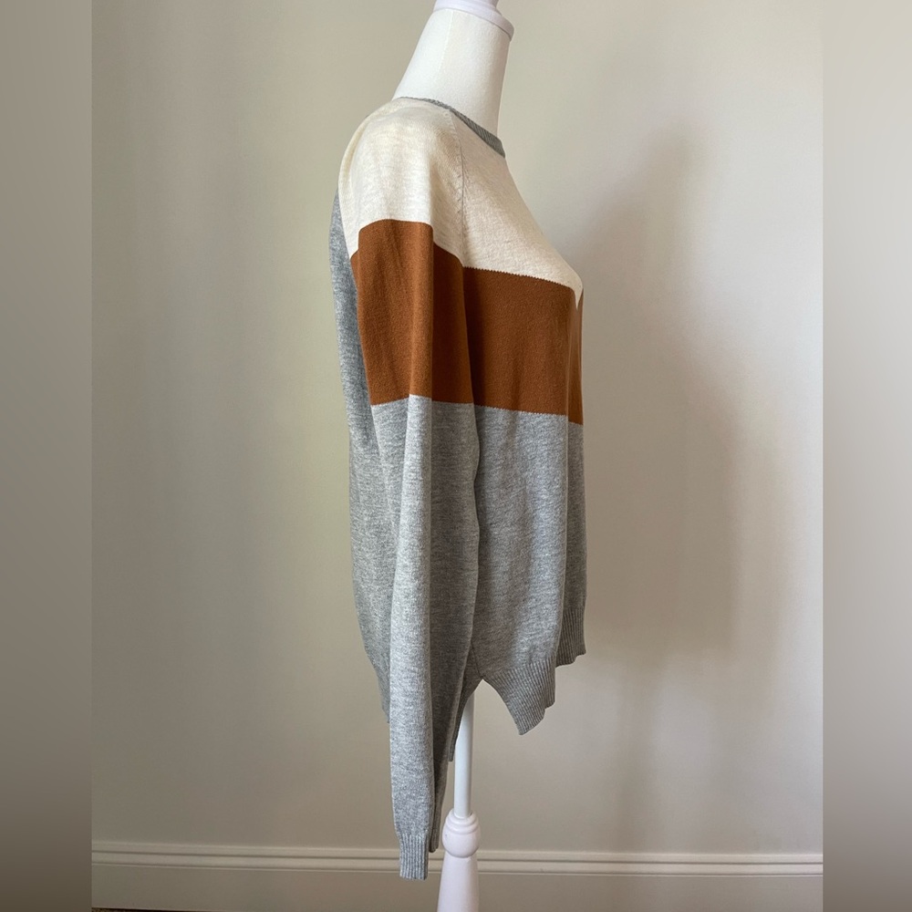 Roolee Color Block Lightweight Sweater - Size M - image 6
